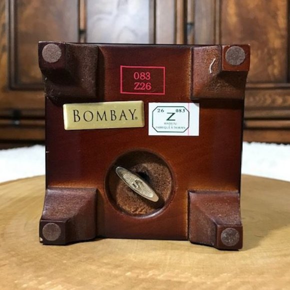 NWOT Bombay Genuine Wood Musical Ring Case - Picture 7 of 8